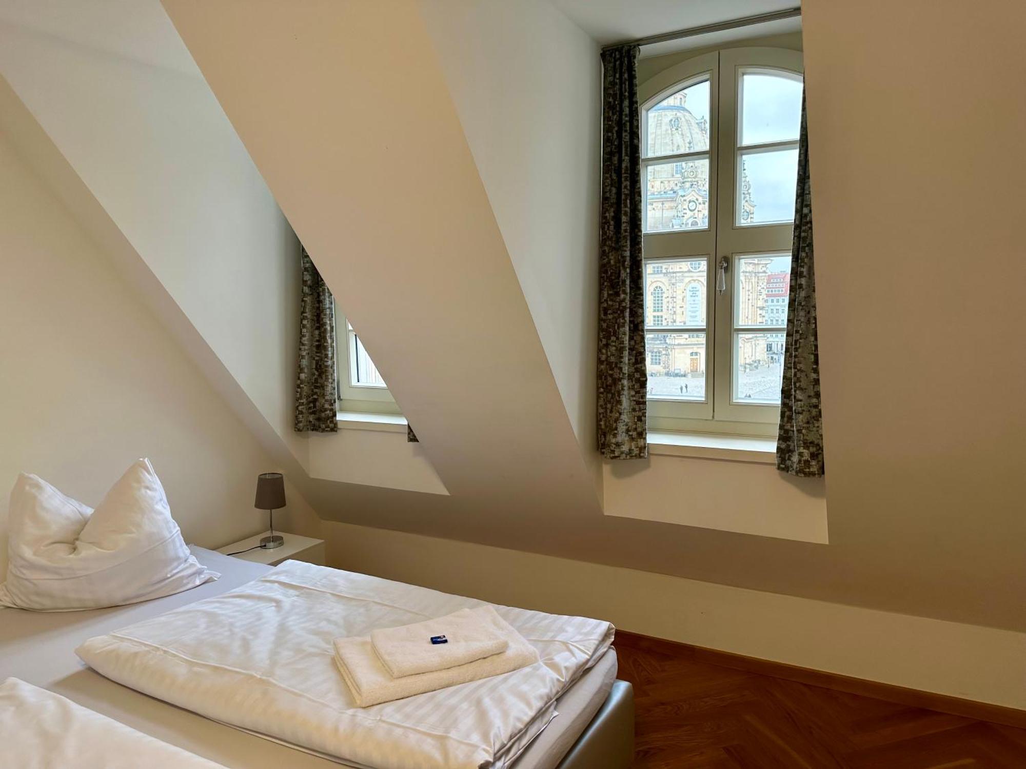 Exklusives Apartment Mit Einmaligem Blick Zur Frauenkirche - Parkplatz Kostenfrei Dresden Exteriör bild