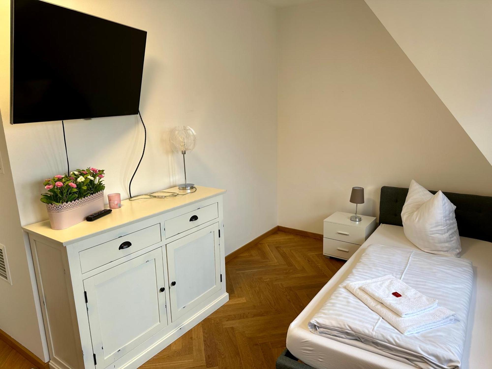 Exklusives Apartment Mit Einmaligem Blick Zur Frauenkirche - Parkplatz Kostenfrei Dresden Exteriör bild
