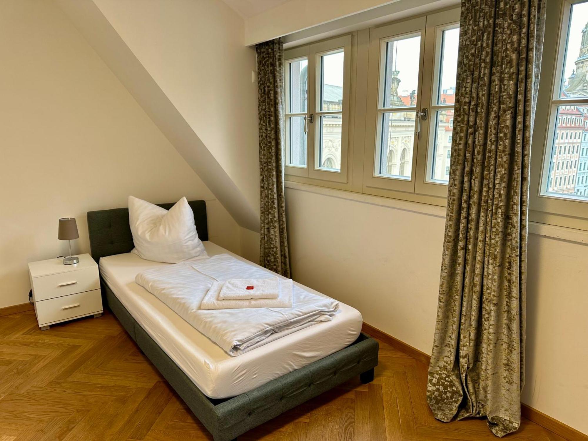 Exklusives Apartment Mit Einmaligem Blick Zur Frauenkirche - Parkplatz Kostenfrei Dresden Exteriör bild